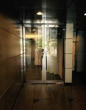 三翔ビル本郷の外観