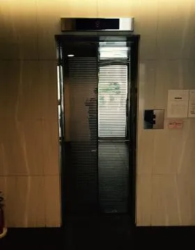 三翔ビル本郷の外観