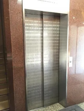 荒井金属ビルの外観