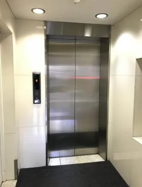 MJビルの外観