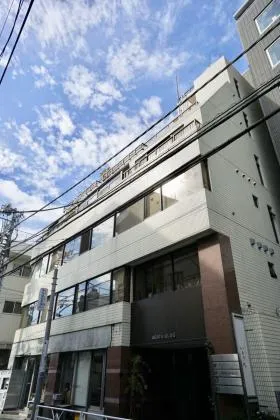 縣ビルの外観