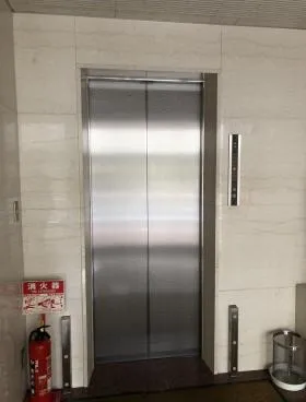 縣ビルの外観