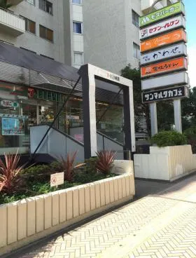 渋谷ホームズの外観