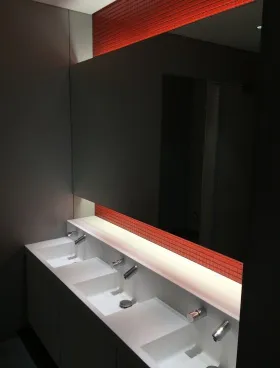 田町フロントビルの外観