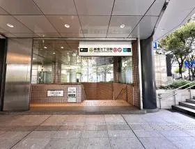 C8出入口（地上）