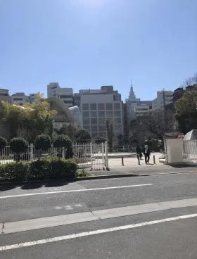 岩本和裁ビルの外観