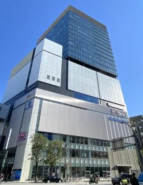 上野フロンティアタワーの外観