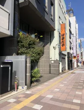 KDビルの外観