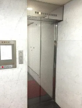 伊達志めビルの外観