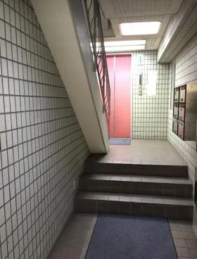 オフィスAビルの外観