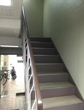 オフィスAビルの外観