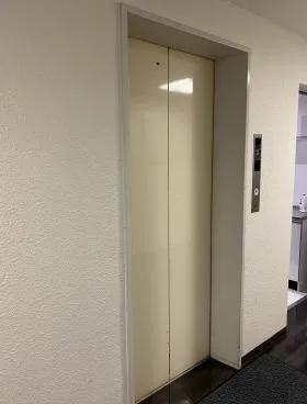 HIサンロード原宿ビルの外観
