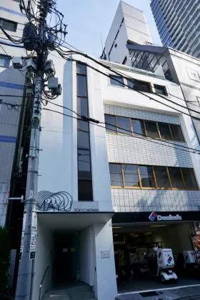 MAYU TOKYOビルの外観