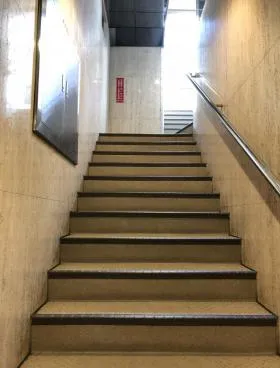 TS共和六番館ビルの外観