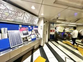 東京メトロ丸ノ内線「新宿御苑前駅」