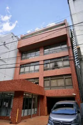 西新宿手塚ビルの外観