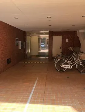 西新宿手塚ビルの外観