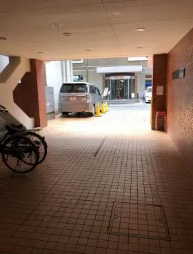 西新宿手塚ビルの外観