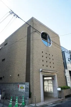 アデッソ西麻布ビルの外観