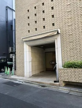 アデッソ西麻布ビルの外観