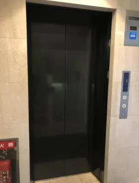 アデッソ西麻布ビルの外観
