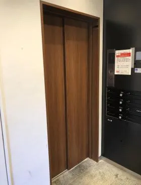 シルバーストンビルの外観