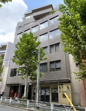 AXISビルの外観