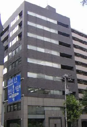 山源ビルの外観