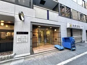 新宿KMビルの外観