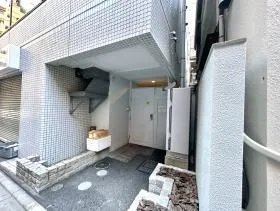 新宿KMビルの外観