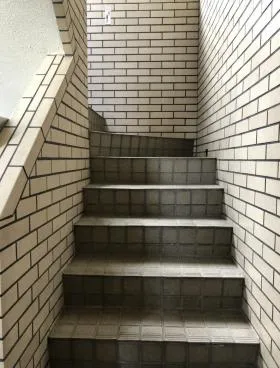 バイナリー・北青山ビルの外観
