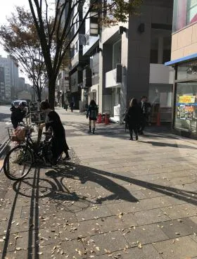 バイナリー・北青山ビルの外観