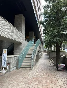 クロスエアタワーの外観