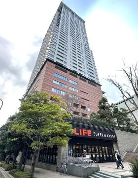 クロスエアタワーの外観