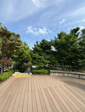 クロスエアタワーの外観