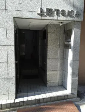上野TSビルの外観