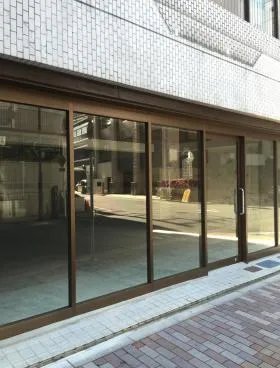 上野TSビルの外観