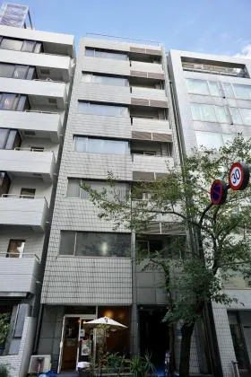 隼東幸ビルの外観