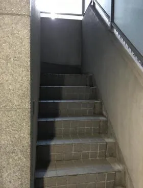 隼東幸ビルの外観