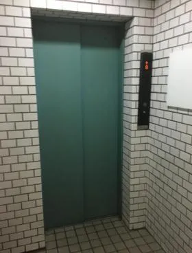 中村屋ビルの外観