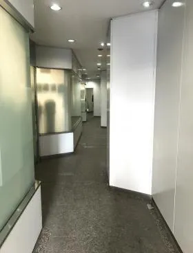 M&Cビルの外観