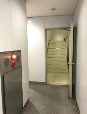 M&Cビルの外観