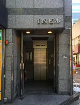 IL CENTRO TEATROビルの外観