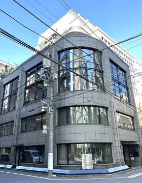 柿原林業ビルの外観