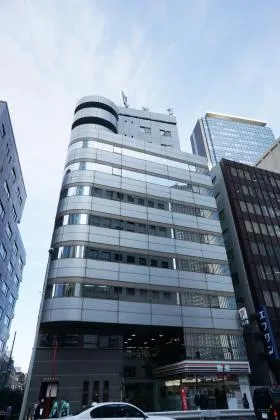 DUO西新宿ビルの外観