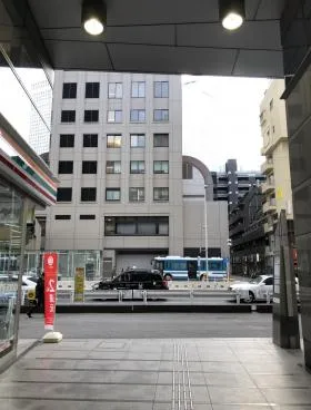 DUO西新宿ビルの外観
