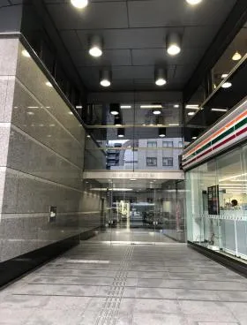 DUO西新宿ビルの外観