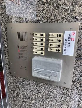 CATビルの外観