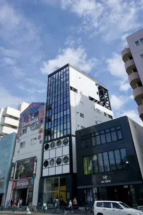 原宿NAビルの外観