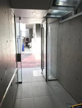 代官山フロントビルの外観